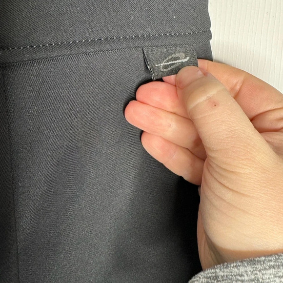 OBERMEYER Woman’s Fleece-Lined Black Ski Pants With Extended Wear System Size 8R - Picture 8 of 9